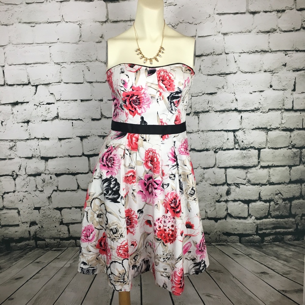 White House Black Market Strapless Dress